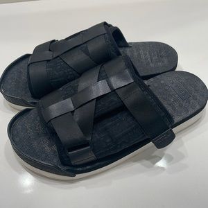 Dior slides